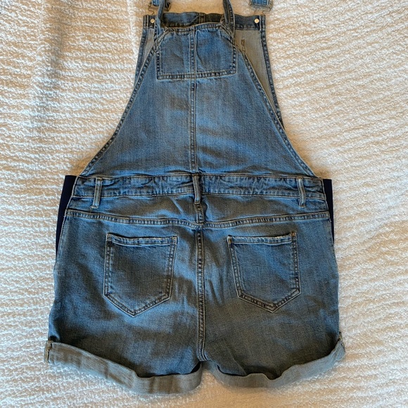 Maternity distressed short-alls - Picture 2 of 9